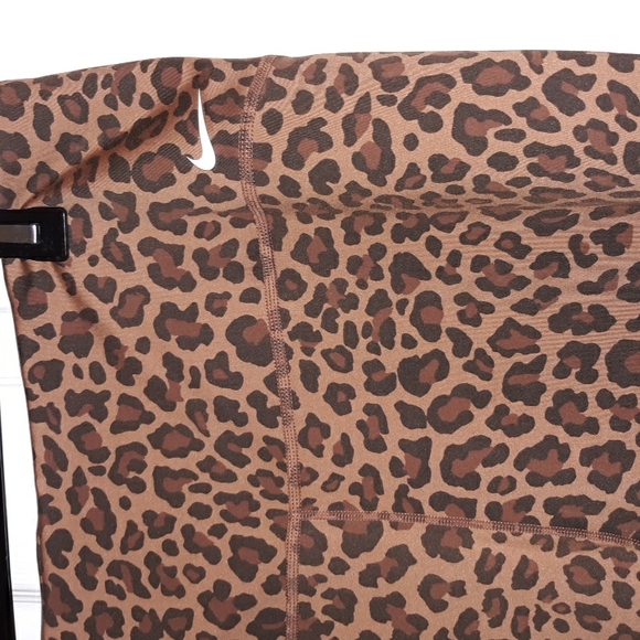 Nike Dri-Fit One High Waisted 7in. Leopard Print Bike/Gym Short 2021 - Picture 7 of 16